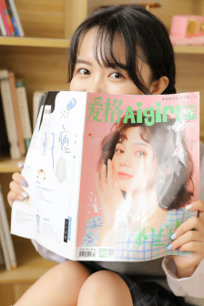 体育生爽擼又大又粗的雞巴游戏